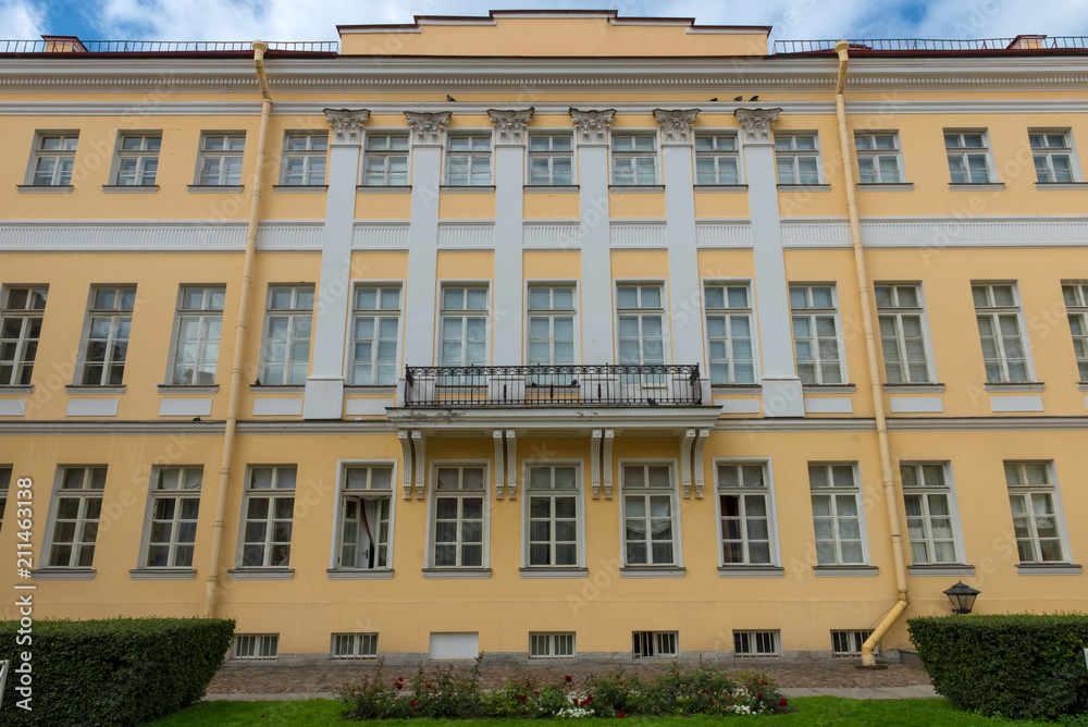 Naklejka premium SAINT PETERSBURG, RUSSIA - AUGUST 18, 2017: Moika Embankment, 12. The last address of A. S. Pushkin. The poet lived here in 1836-1837