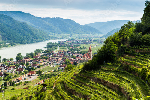 Obraz na płótnie Scenic View into the Wachau with the river Danube and town Weissenkirchen in Lower Austria. w salonie