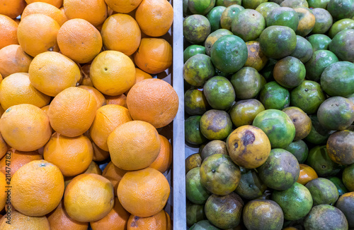 Compare two type of orange in super market