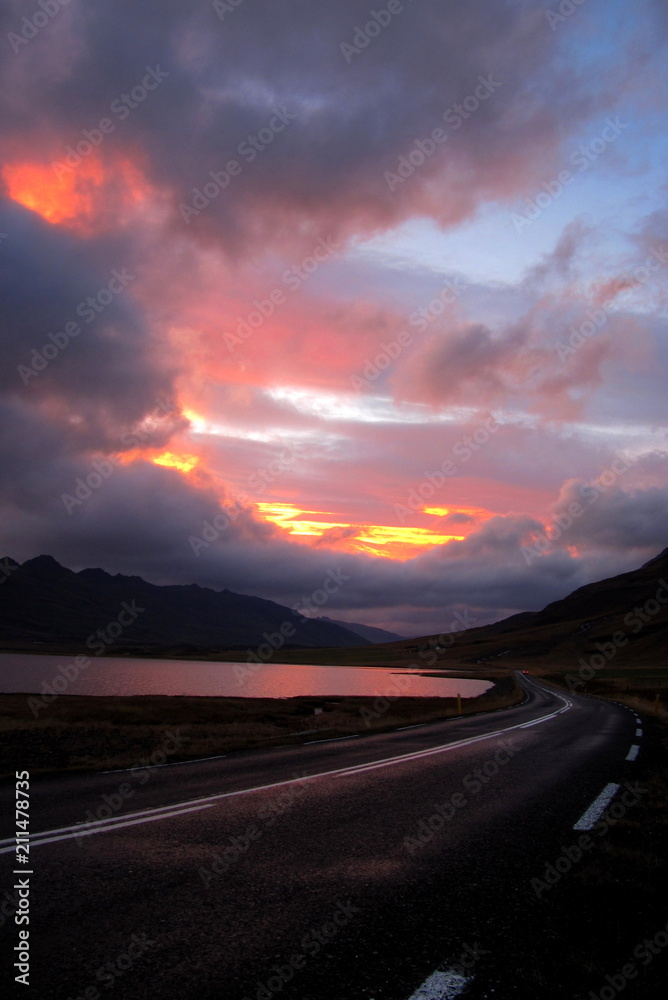 zachód słońca Islandia