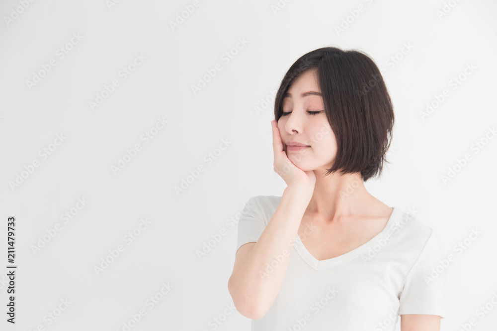 白T・女性・白バック 白T・女性・白バック