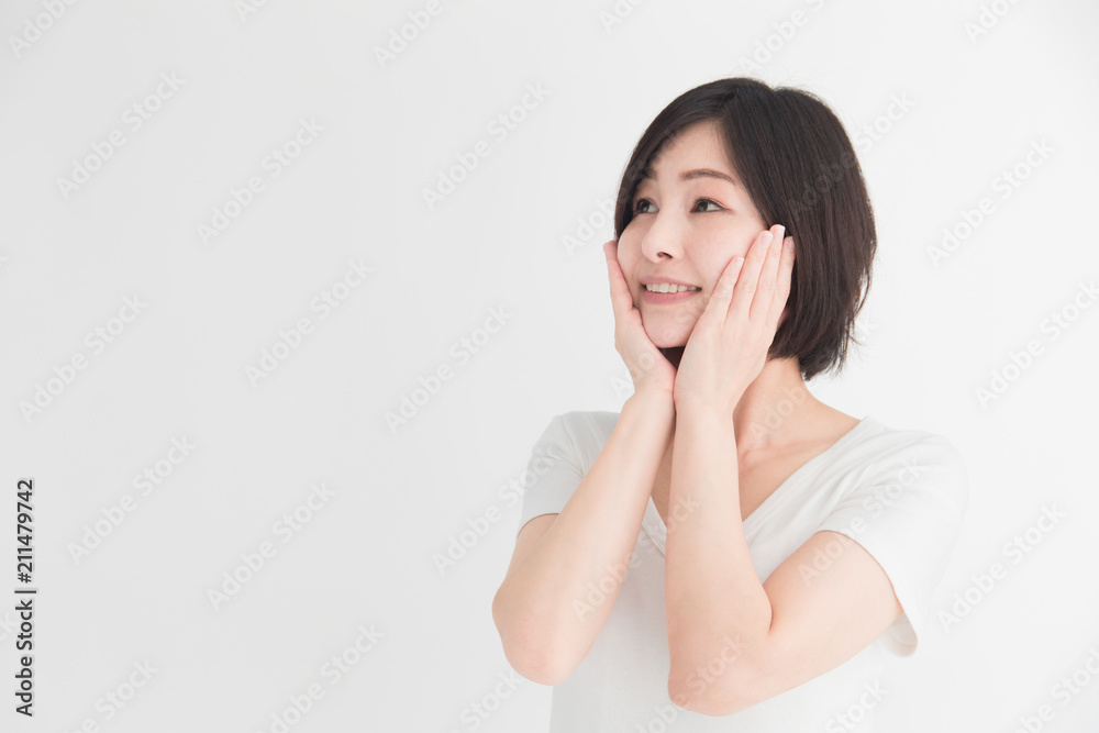 白T・女性・白バック