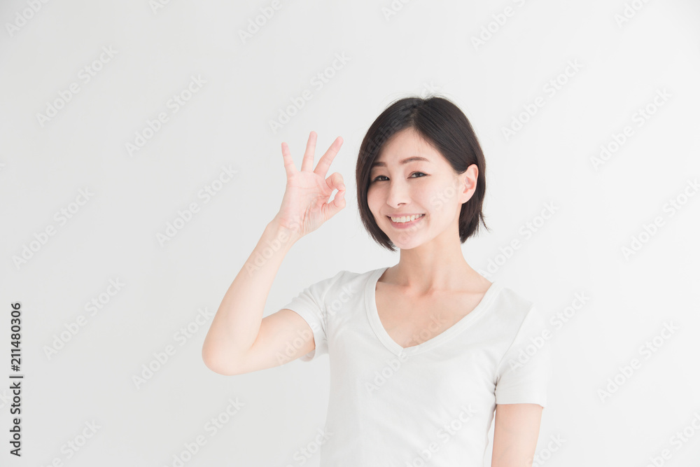 白T・女性・白バック 白T・女性・白バック