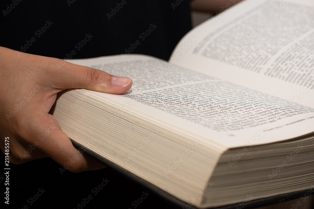 Fototapeta premium Buch lesen, schreiben Bestseller