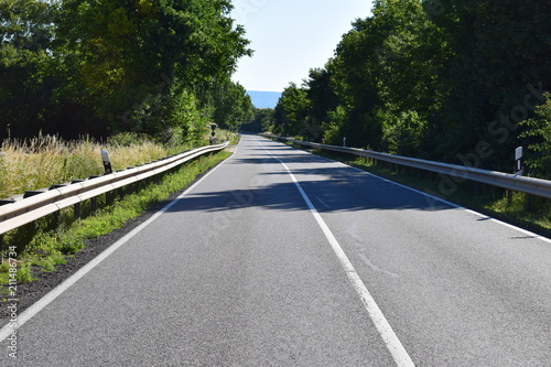 gerade Straße bei Nickenich 07/18 photo