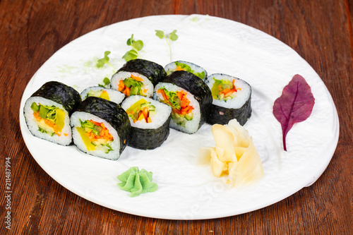 Japanese roll with vegetables