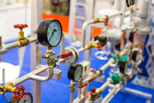 Pressure gauge, valves on pipeline, heat circuit