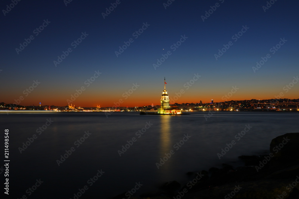 Fototapeta premium Maiden's Tower at Evening