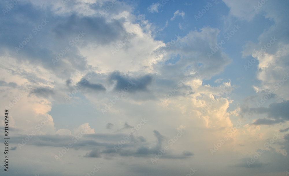 Fototapeta premium Blue sky background with clouds