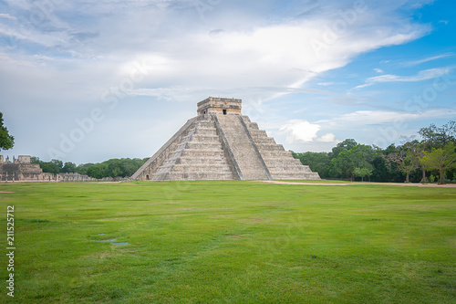 Amazing Kukulkan pyramid in Chichen Itza, Mexico photo