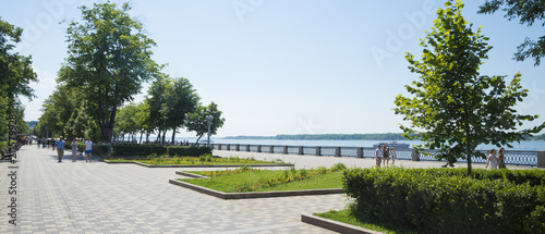 Fototapeta Naklejka Na Ścianę i Meble -  Panoramic view of the Volga river embankment in Samara, Russia. On a Sunny summer day. 30 June 2018