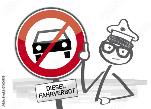 Dieselfahrverbot - Polizist mit Verkehrsschild
