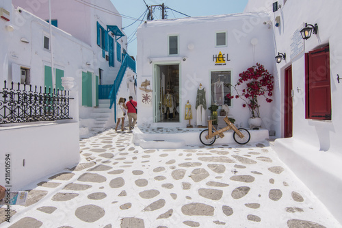 Fototapeta Naklejka Na Ścianę i Meble -  Mykonos streets