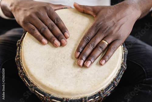 Fotografie Musician Playing Drum.