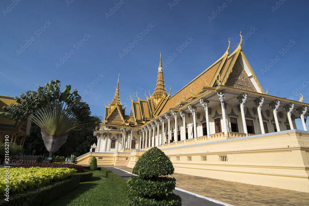 Naklejka premium CAMBODIA PHNOM PENH ROYAL PALACE THRONE HALL