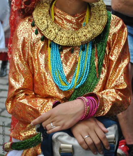 Nepal - kobiecy strój ludowy