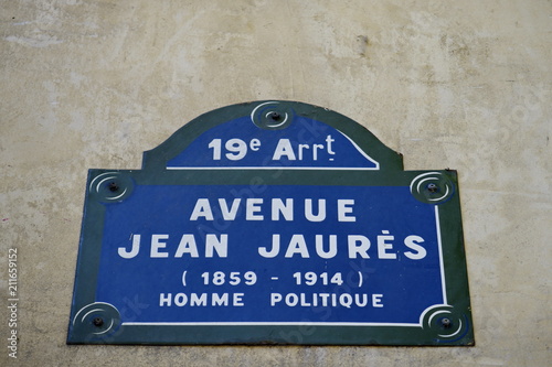 Avenue Jean Jaurès. Plaque de nom de rue. © Bruno Bleu