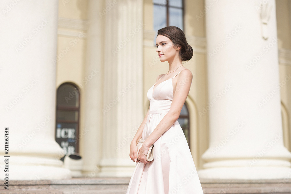 Elegant fashion girl in the city Elegant fashion girl in the city