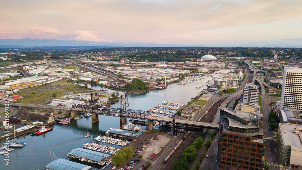 Naklejka premium Aerial View Thea Foss Waterway Tacoma Washington Mt Rainier Visible