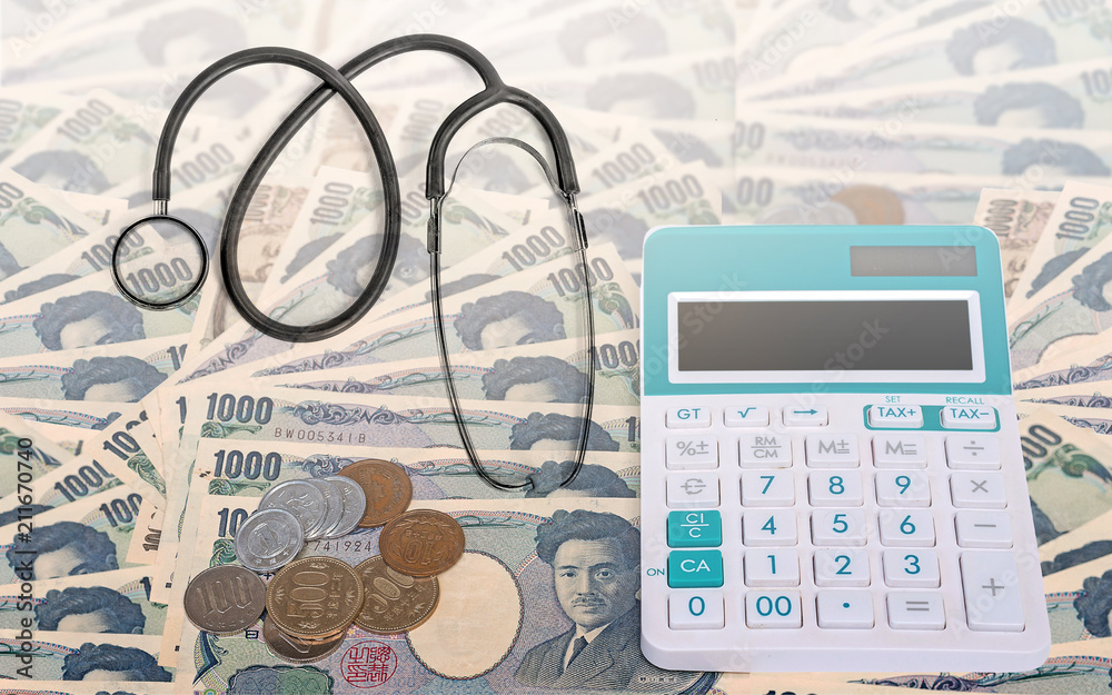 Stethoscope with calculator, Japanese currency yen bank notes and Japanese  coin, Health care cost foto de Stock | Adobe Stock