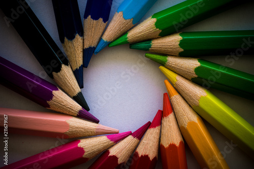 renkli kalemler ve şekiller photo