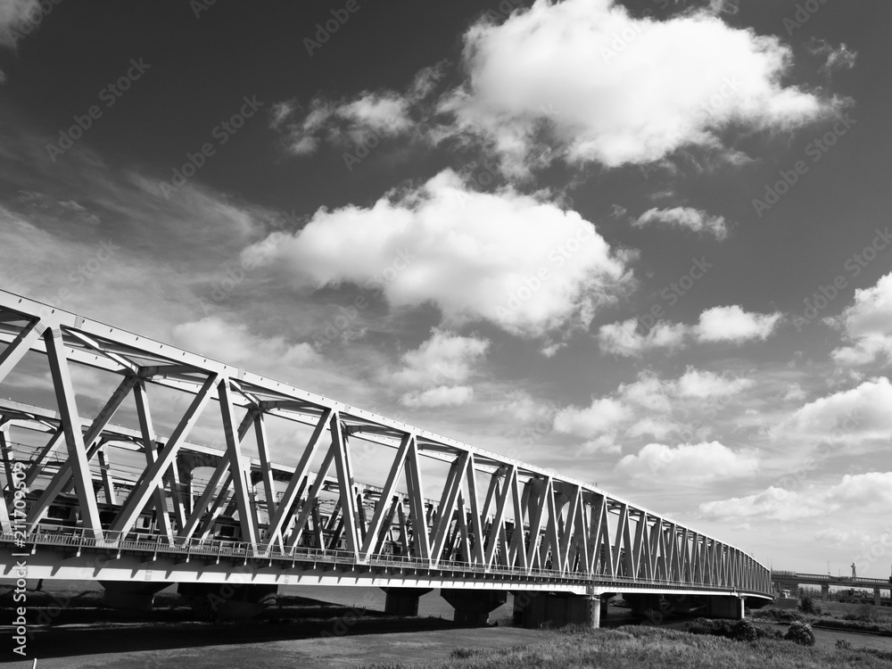 荒川放水路にかかる鉄橋