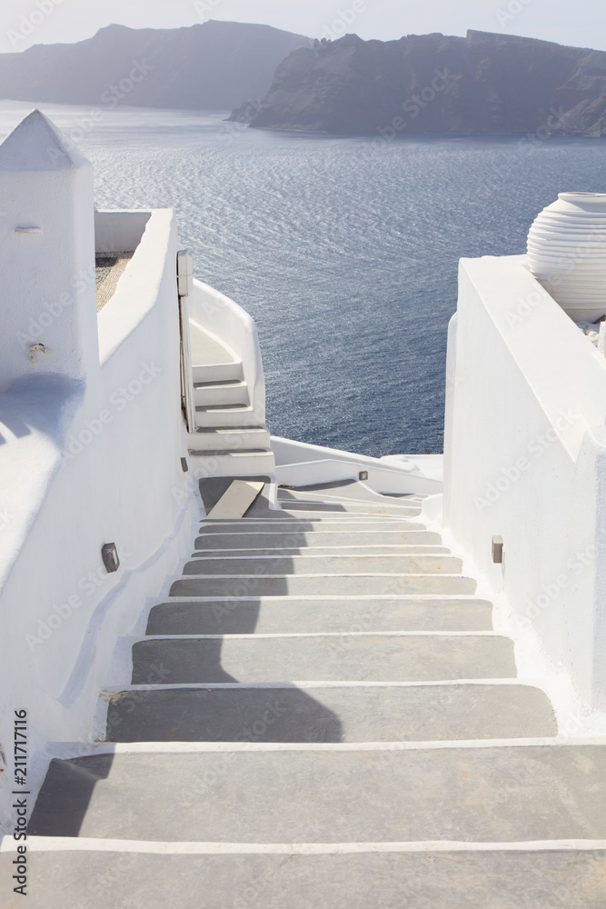 Fototapeta premium サントリーニ島-階段から見える景色-