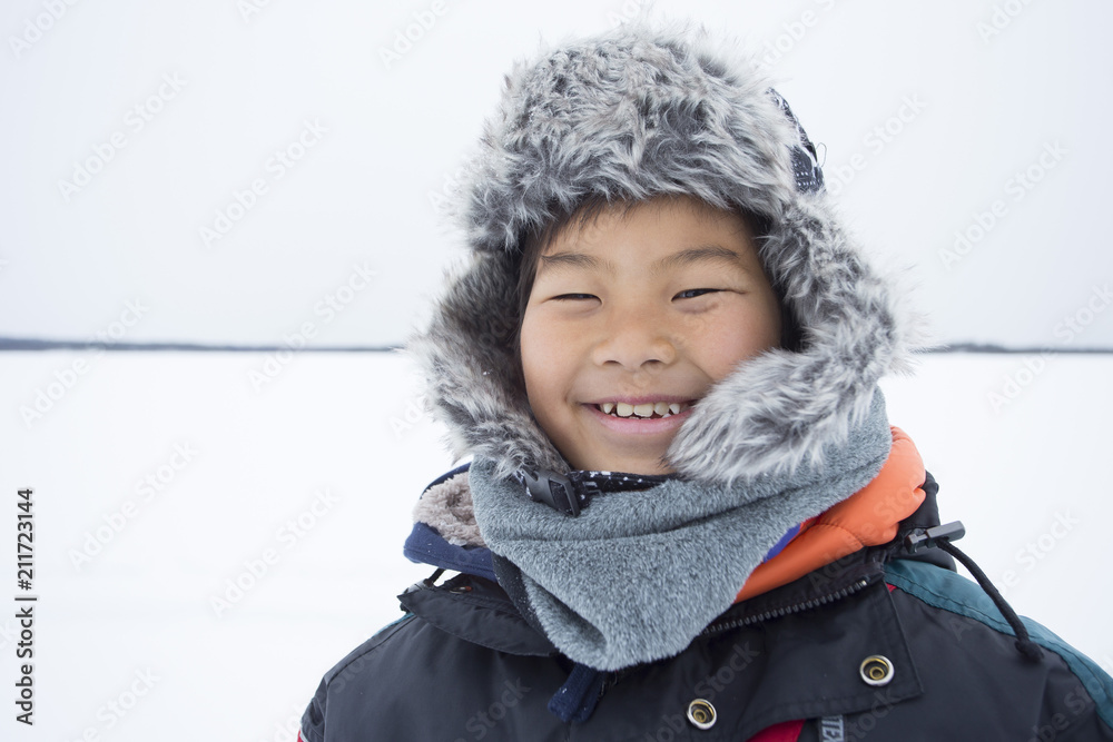 雪景色と子供 氷上 雪景色と子供 氷上