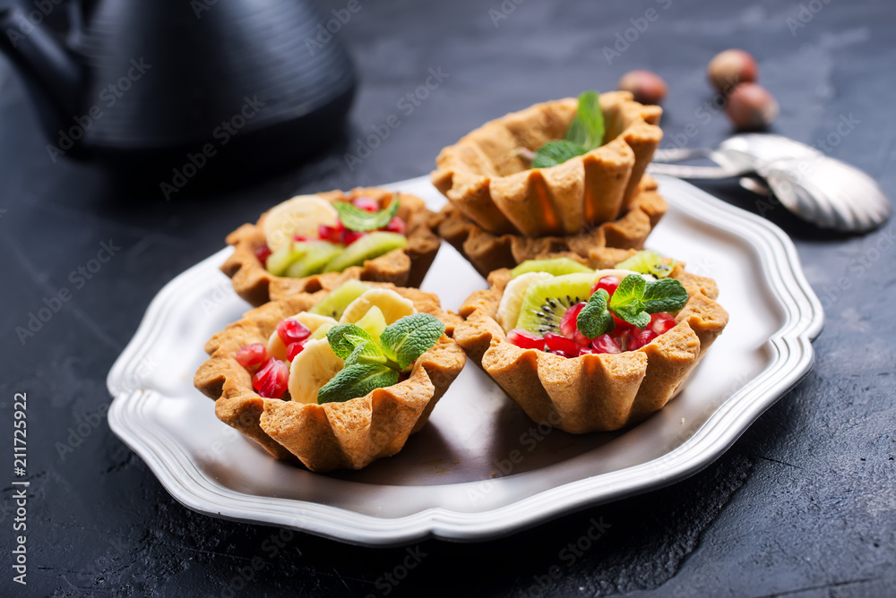 tartalets with berries tartalets with berries