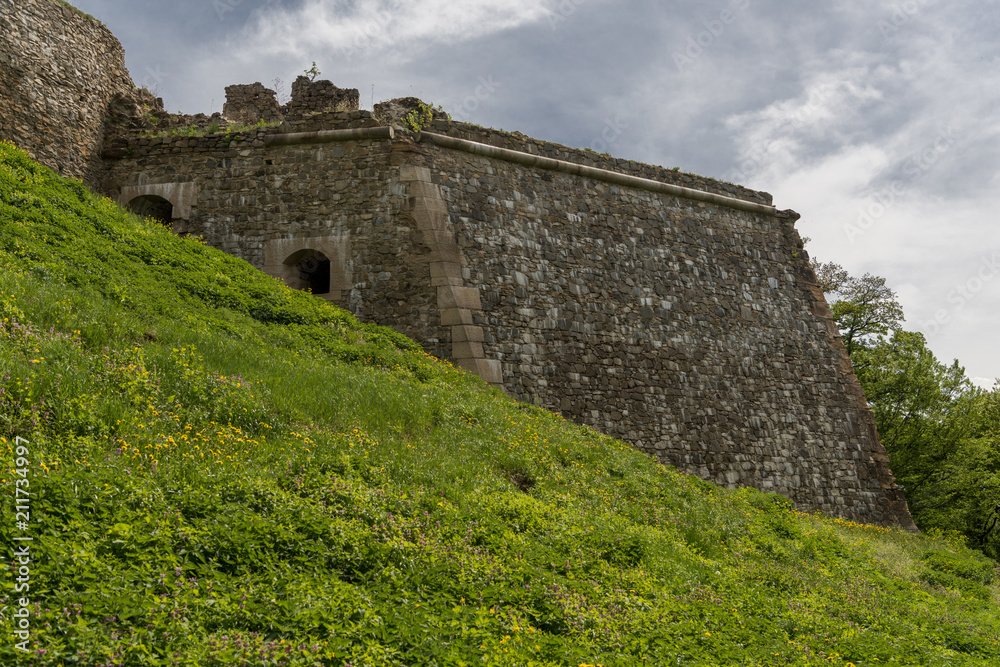 Remains of Saris castle
