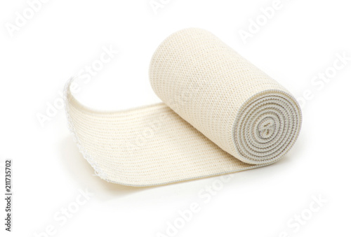 Foto medical bandage roll on white