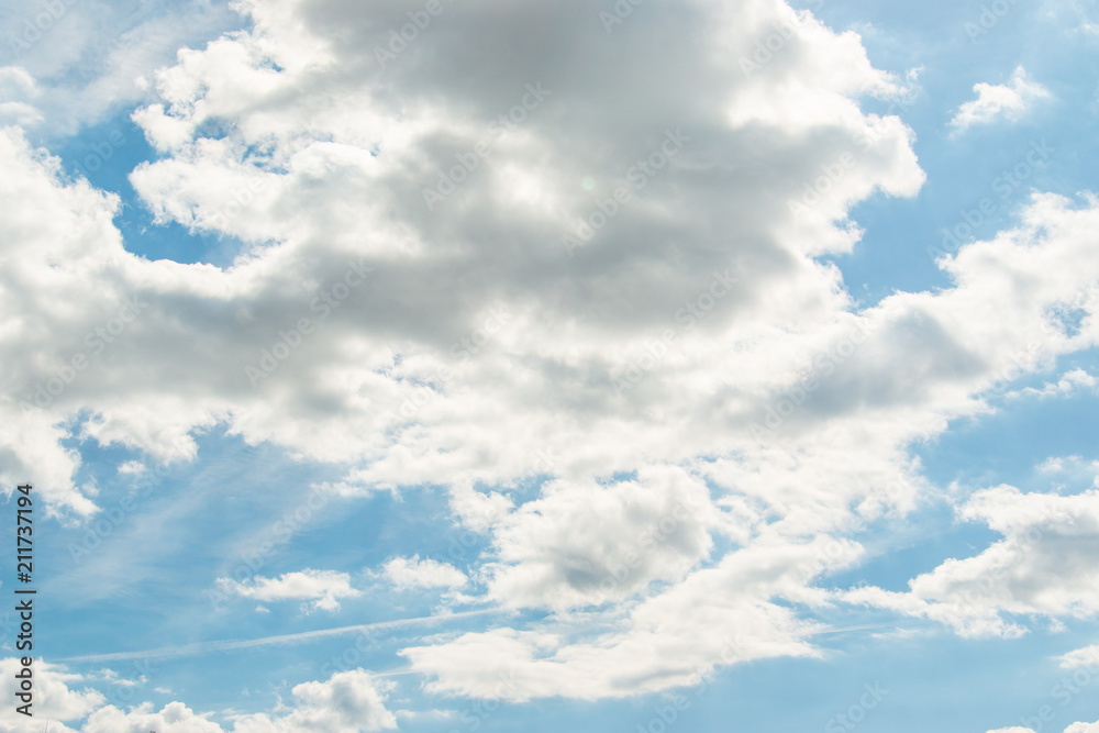 Obraz premium white clouds on a blue sky