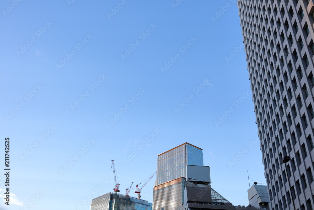 Obraz premium tokyo buildings and blue sky