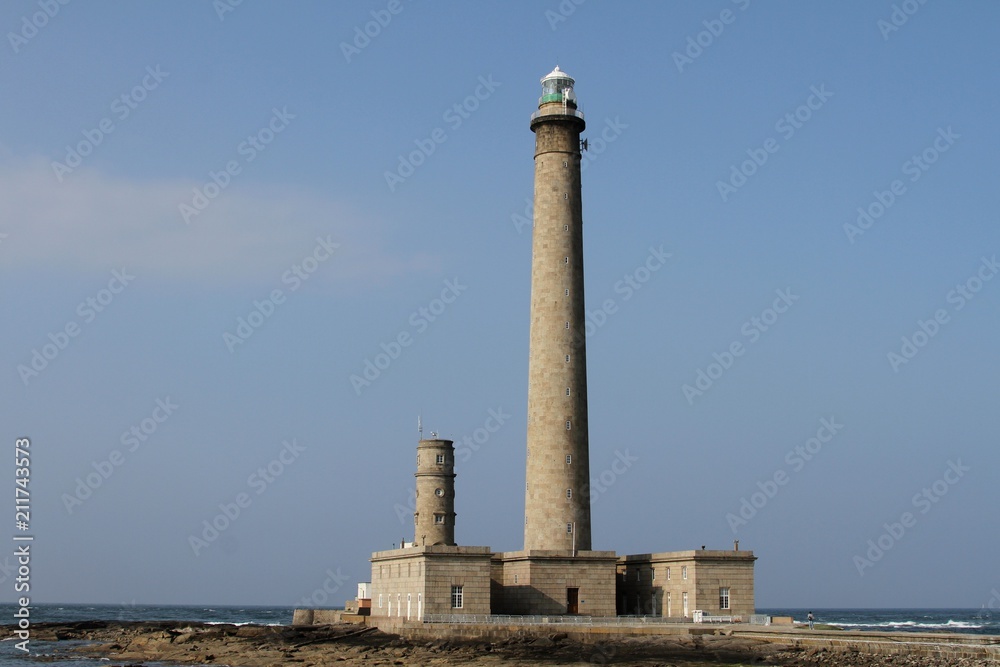 Fototapeta premium le phare et le sémaphore de Gatteville à Gatteville le phare dans le Cotentin ,Manche,Normandie