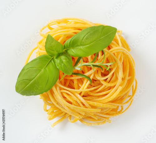 bundle of spaghetti pasta