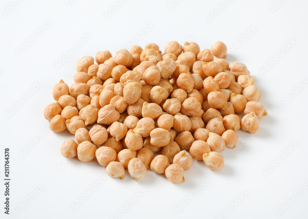 raw dried chickpeas raw dried chickpeas
