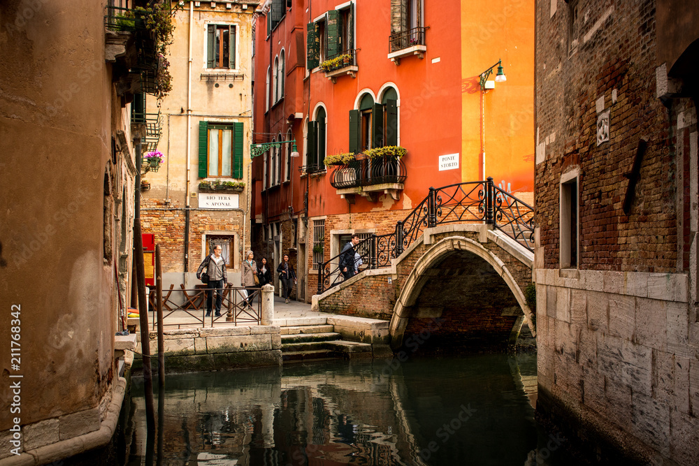 Paisagem de Veneza com Turistas.