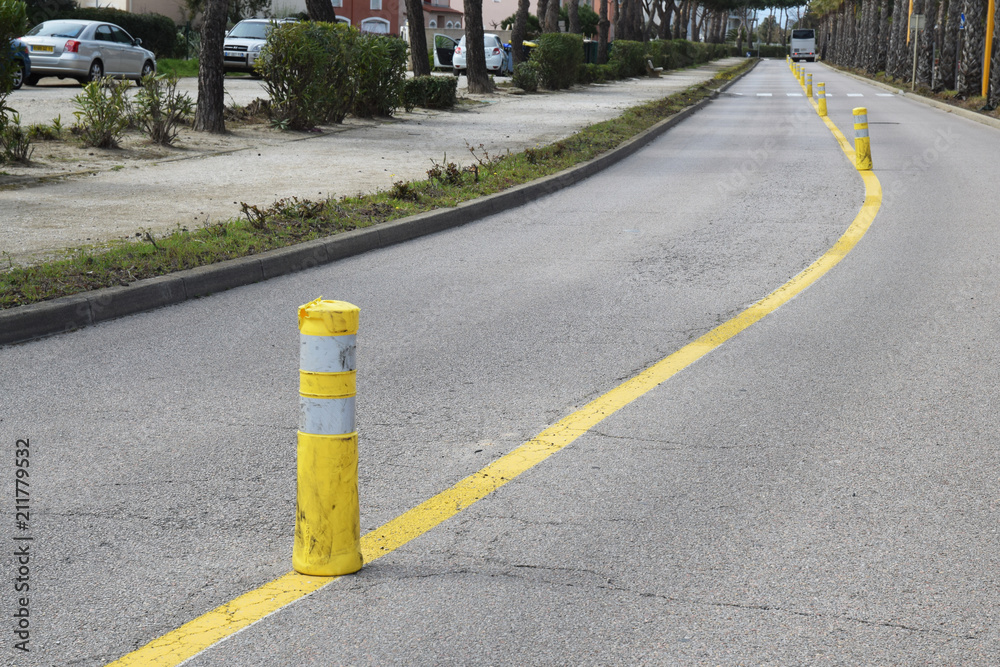 custom made wallpaper toronto digitalSignalisation jaune pour une circulation modifiée pendant un chantier urbain