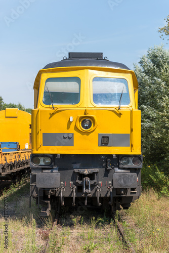 Lokomotive in gelb