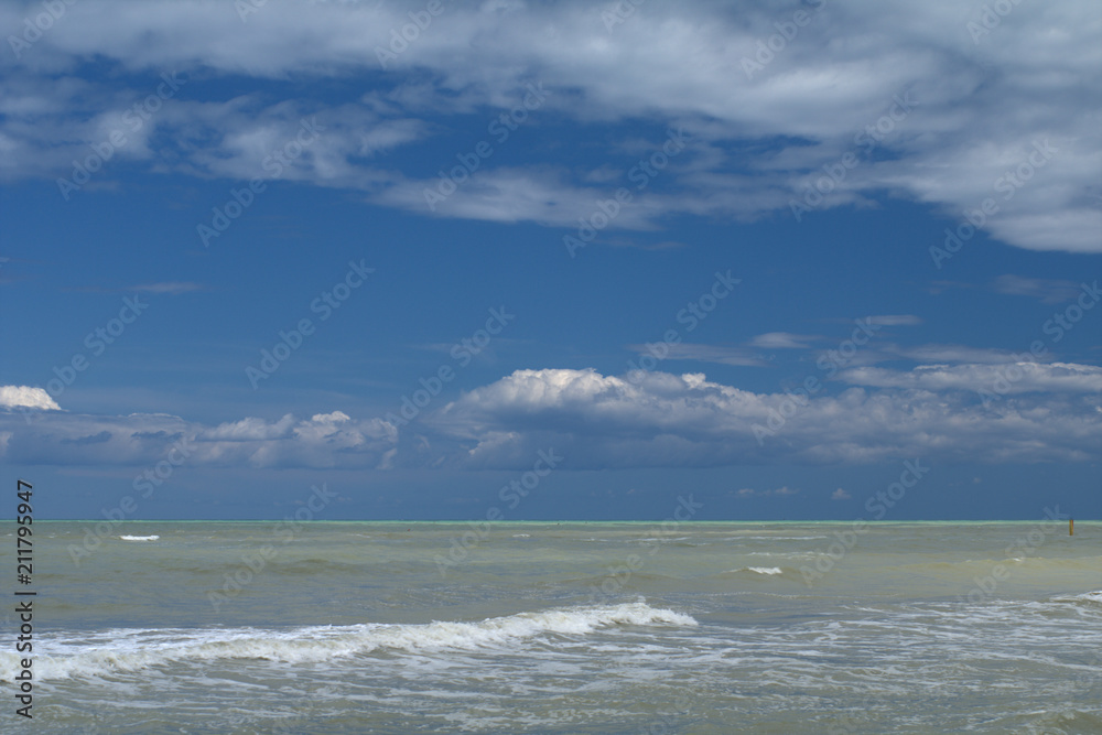 sea,horizon,water,cloudscape,sky,blue,air,summer