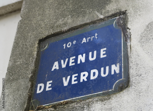 Avenue de Verdun. Plaque de nom de rue.