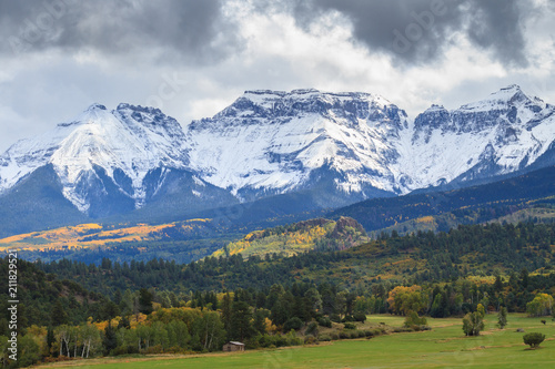 The Scenic Beauty of the Colorado Rocky Mountains - Autumn Scenery in Colorado