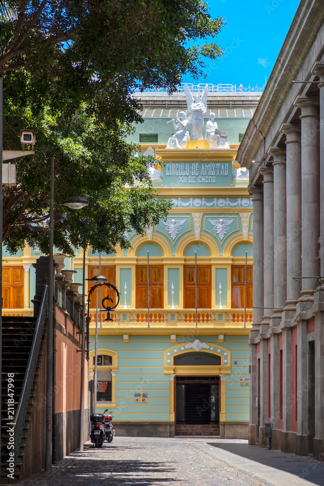 Naklejka premium Ein Rundgang durch Santa Cruz der Hauptstadt von Teneriffa.