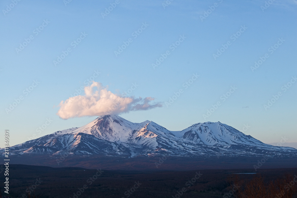 Fototapeta premium Avacha volcano, Kamchatka