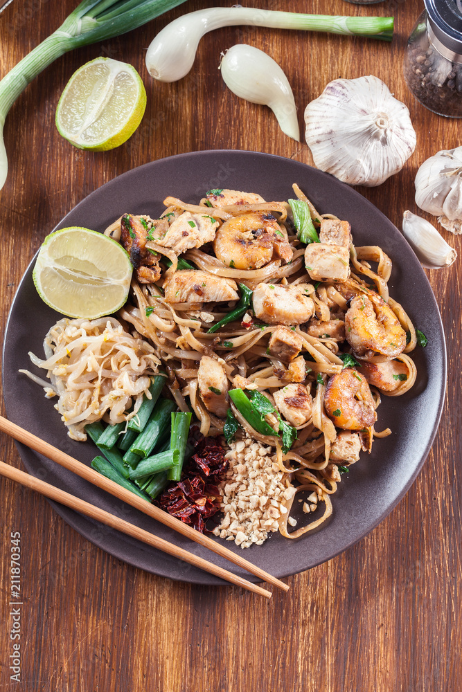 Pad Thai with chicken and shrimp Pad Thai with chicken and shrimp