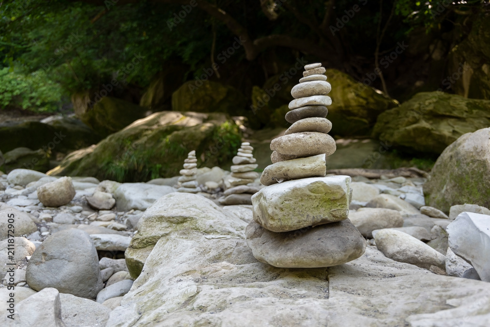 積み石 石の塔 スタッキングストーン Stock Photo Adobe Stock 積み石 石の塔 スタッキングストーン Stock Photo Adobe Stock