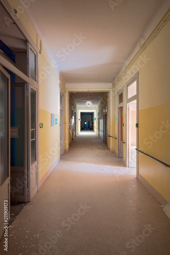 Corridoio Ospedale di Garbagnate Milano Urbex Abbandonato