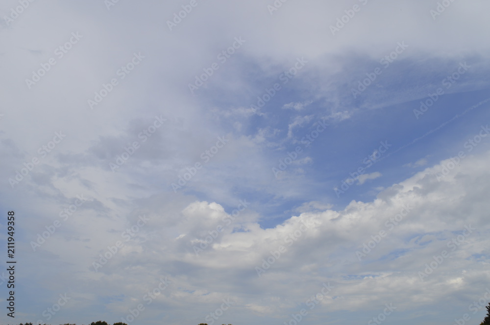 Fototapeta premium Aufziehendes Gewitter im Hochsommer