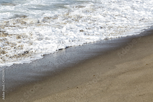 The Waves in the Coastline