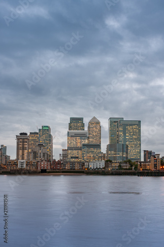 Office buildings in Canary Wharf in London © patrikslezak